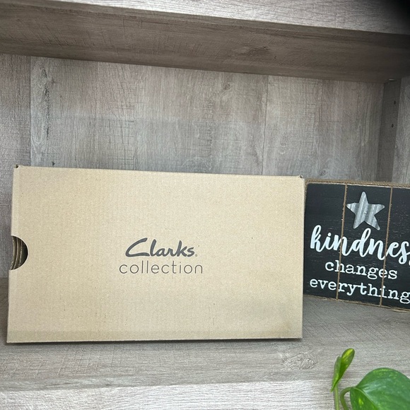 Clark’s Marilyn Sarah Pumps - Picture 8 of 14